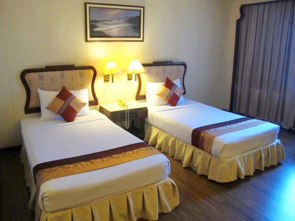 Lee Gardens Hotel Хатъяй Экстерьер фото