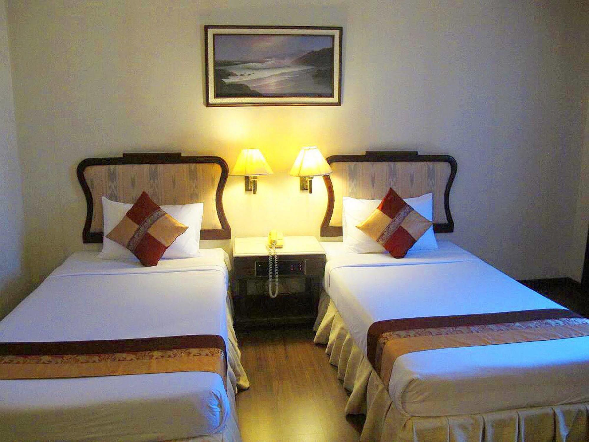 Lee Gardens Hotel Хатъяй Экстерьер фото